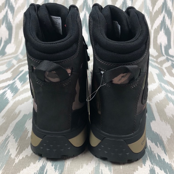 under armour storm charged boots